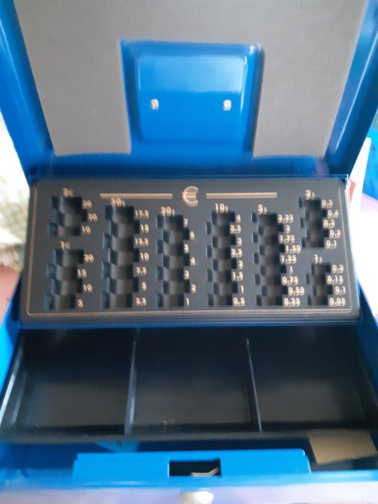 classeur monnaie européenne, Enlèvement