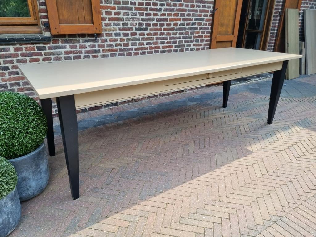 Table à manger en bois massif de style champêtre