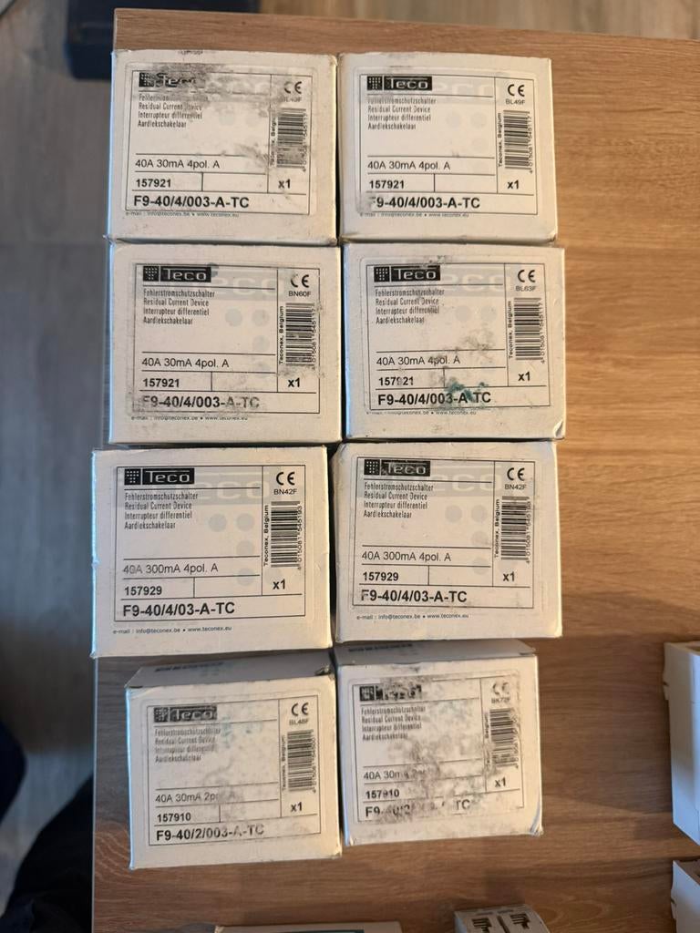 Tal van elektrisch schakelmateriaal en kabels, Doe-het-zelf en Bouw, Ophalen, Zo goed als nieuw, Overige typen