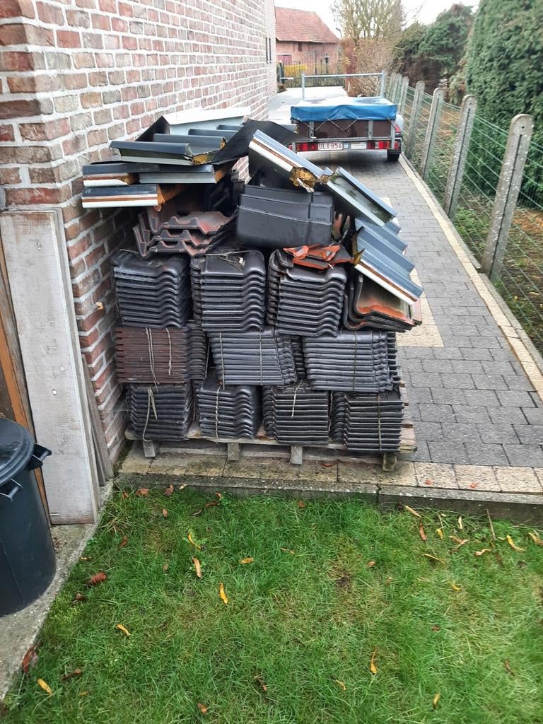 tuiles, Bricolage & Construction, Pierre ou Argile, Comme neuf, Enlèvement, Noir