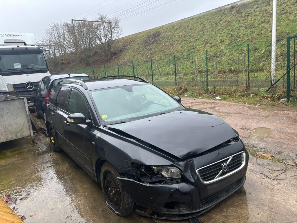 VOLVO V50 pour pièces ou vendu complet en l’état, Auto diversen, Ongevalwagen, Volvo, Automaat, Diesel, Break, Ophalen