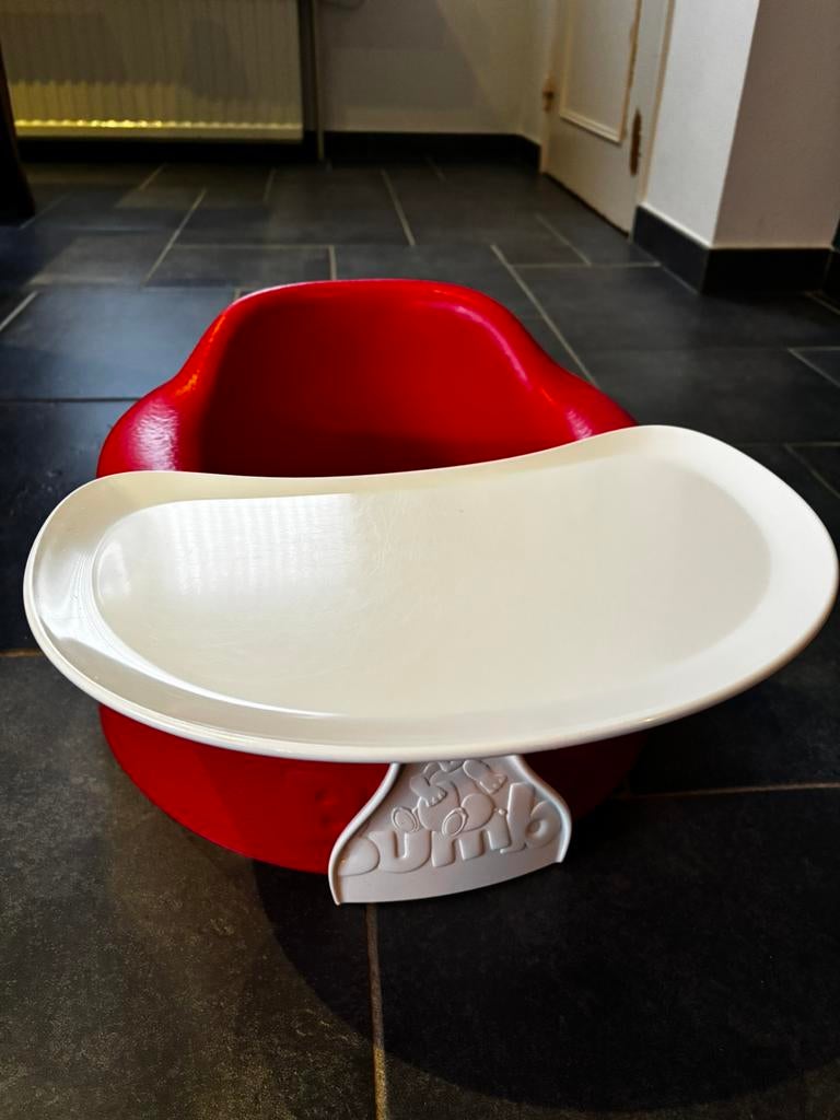 Bumbo seat met tafeltje, Ophalen, Zo goed als nieuw