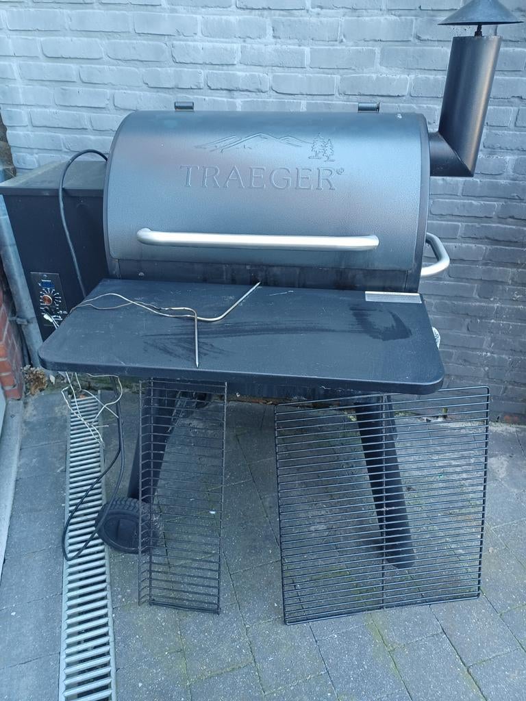Traeger Pro Series 22 Pellet Grill + accessoires, Tuin en Terras, Houtskoolbarbecues, Ophalen