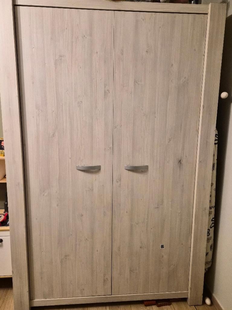 Wooden Wardrobe for Children, Huis en Inrichting, Ophalen, Met deur(en), 100 tot 150 cm, 200 cm of meer