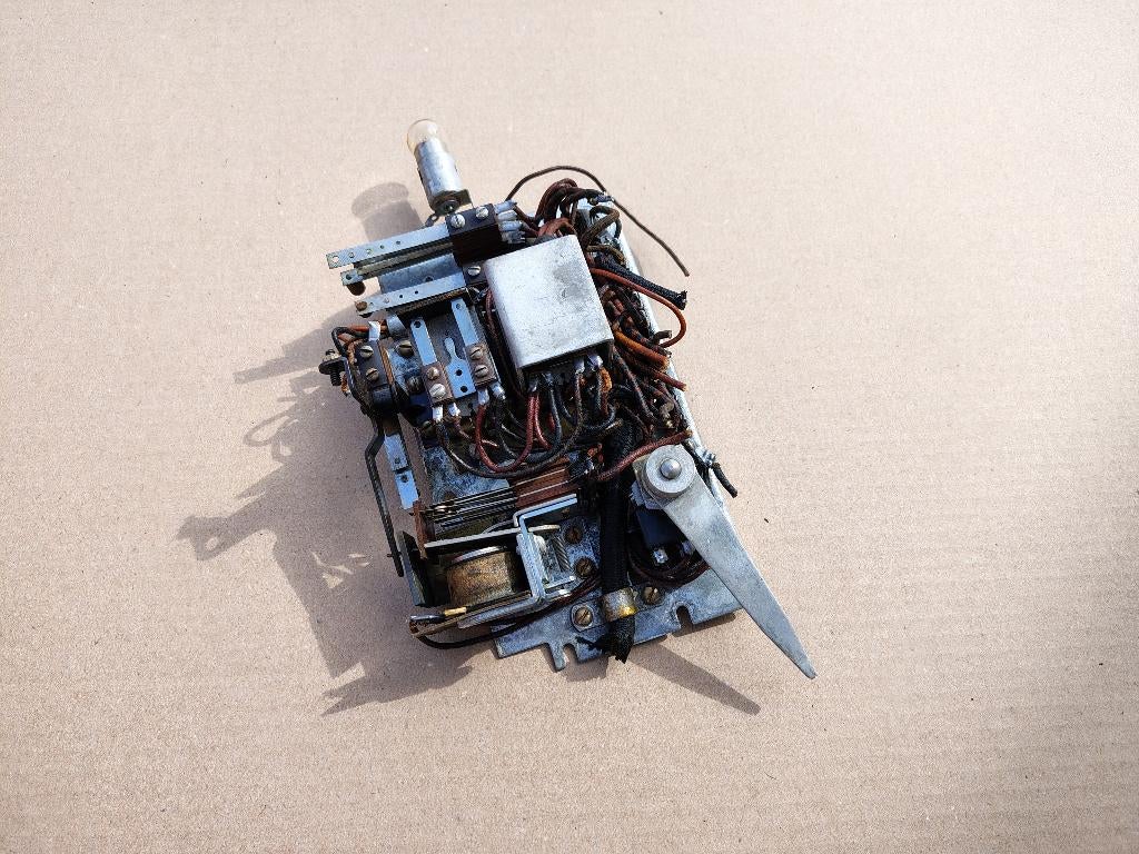 Switch Contact / Mechaniek Seeburg M100A (1948) jukebox, Verzamelen, Verzenden, Seeburg