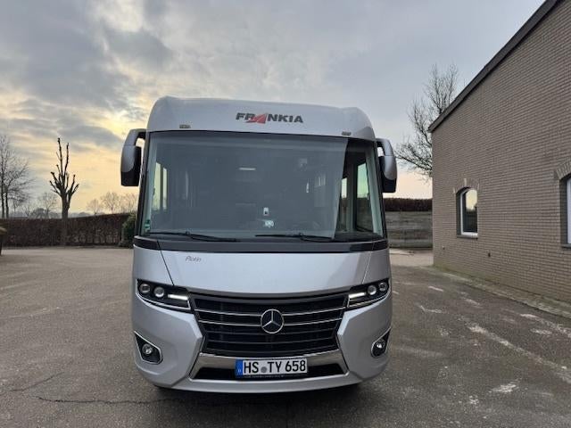 Frankia Platin I8400 GD 2018, Caravanes & Camping, Camping-cars, Particulier, jusqu'à 4, Intégral, Autres marques, Mercedes, Diesel