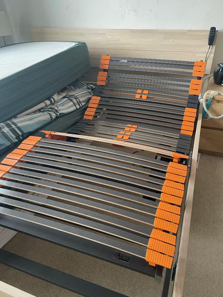 1 (ou 2) Sommier à lattes électrique, Huis en Inrichting, Slaapkamer | Matrassen en Bedbodems, Zo goed als nieuw, Bedbodem, 90 cm