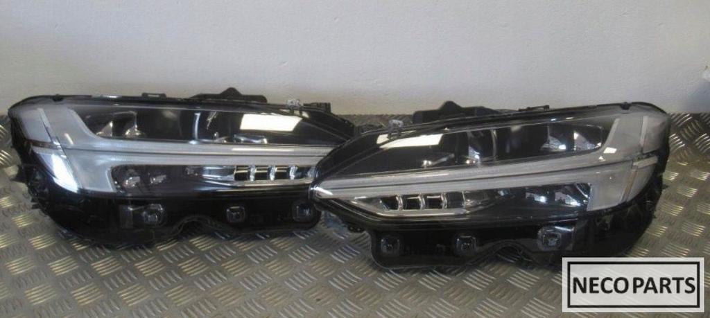 VOLVO V90 S90 FULL LED KOPLAMPEN ORIGINEEL ALLES LEVERBAAR, Gebruikt, -, -, Ophalen of Verzenden