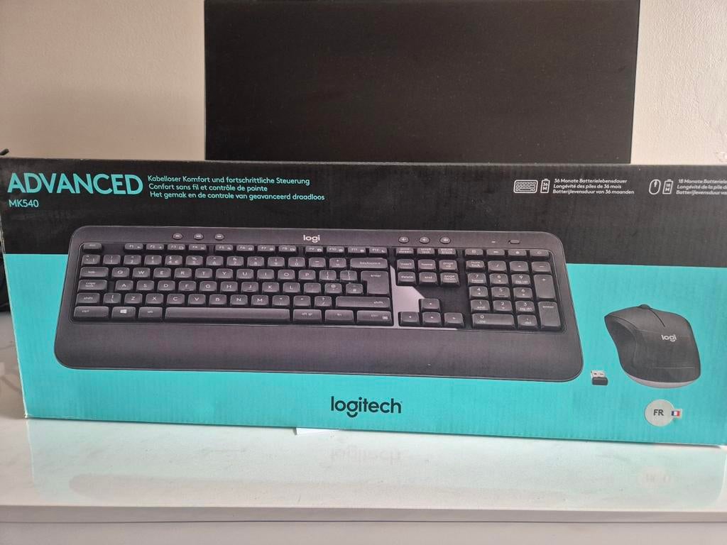 Logitech 920-008676, Computers en Software, Toetsenborden, Ophalen of Verzenden, Azerty, Draadloos, Logitech