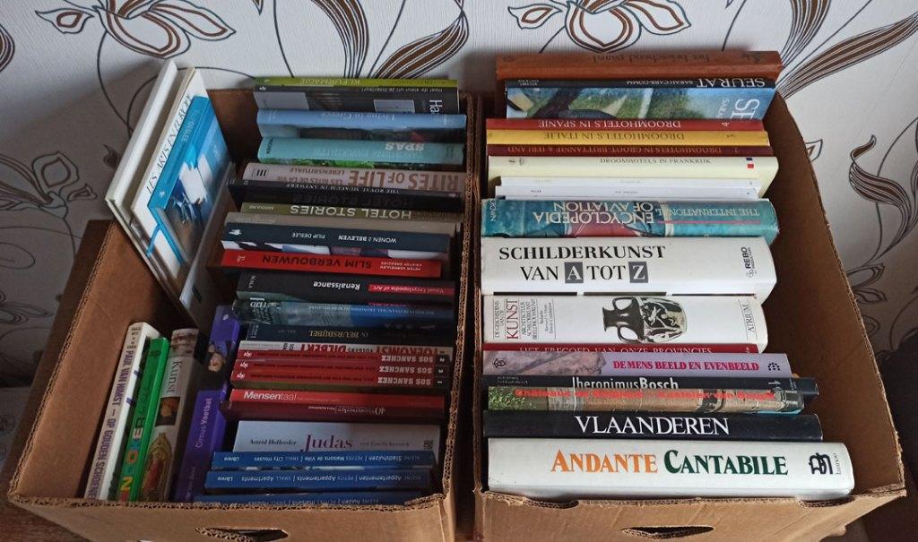 +- 75 boeken divers , kunst, interieur, lifestyle,..., Ophalen