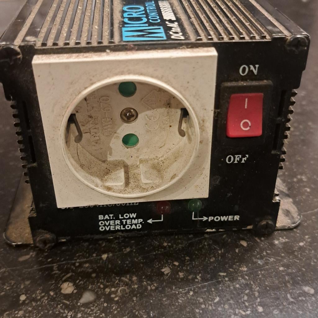 Convertisseur de tension 
12v220v  300W, Enlèvement