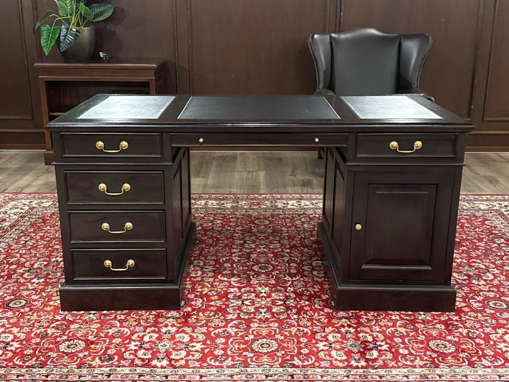 Klassiek Engels bureau #631, Huis en Inrichting, Bureaus, Ophalen of Verzenden, Zo goed als nieuw
