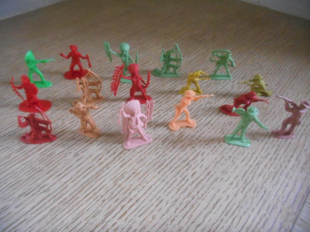 Soldaten - Indianen - cowboys - figuren - speelgoed - TTTTT, Ophalen of Verzenden