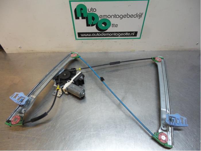 Ruitmechaniek 2Deurs links-voor van een Citroen C2 (C2 03-), Gebruikt, -, Ophalen of Verzenden, -