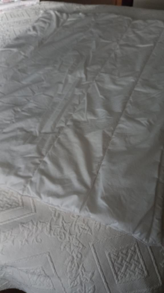 couette pour bébé ou berceau avec housse et accessoires, Enlèvement ou Envoi, Comme neuf, Couverture ou Couette, Blanc