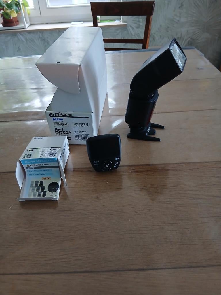 Nissin Digital Di700A + Air 1, Audio, Tv en Foto, Foto | Flitsers, Ophalen, Zo goed als nieuw, Nikon, Kantelbaar