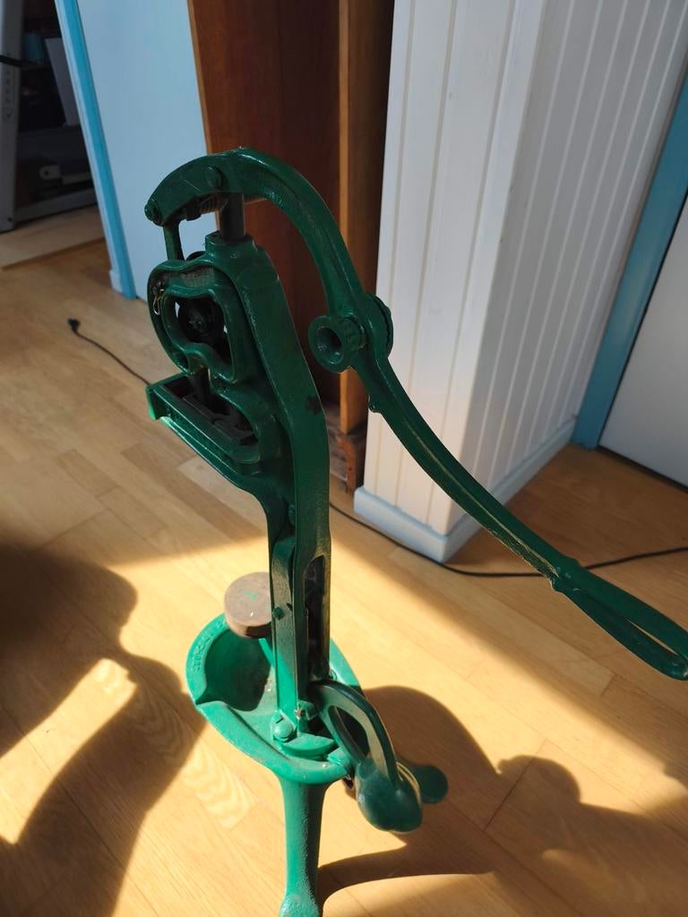 A vendre bouchonneuse pour bouchon liège