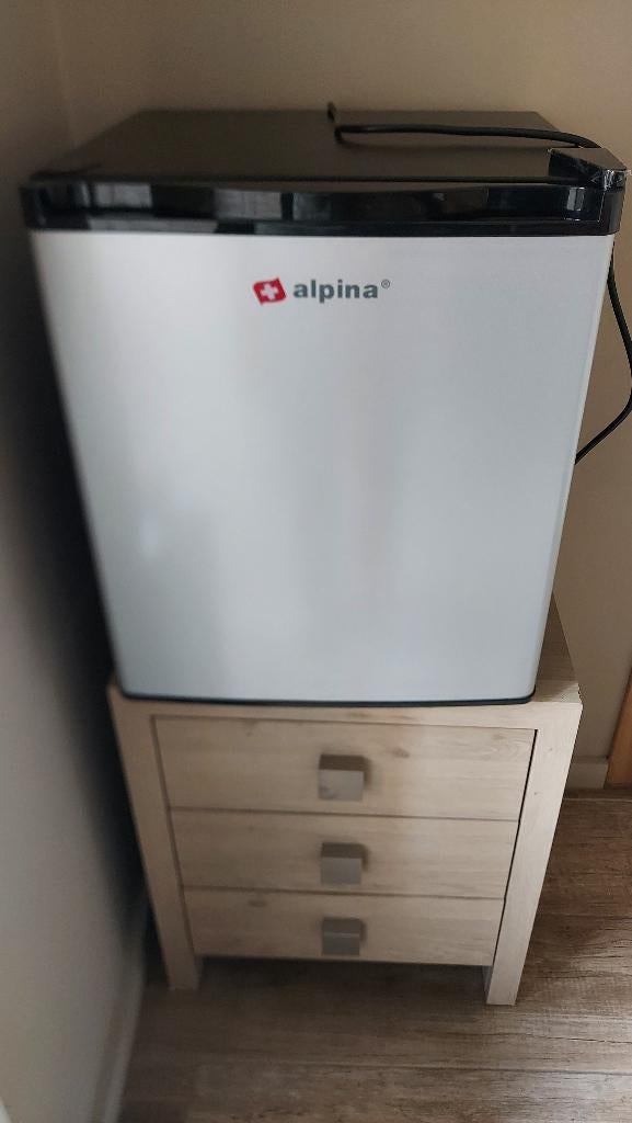 Alpina Mini Koelkast 38L, Elektronische apparatuur, Minder dan 75 liter, Ophalen, Zo goed als nieuw, Zonder vriesvak