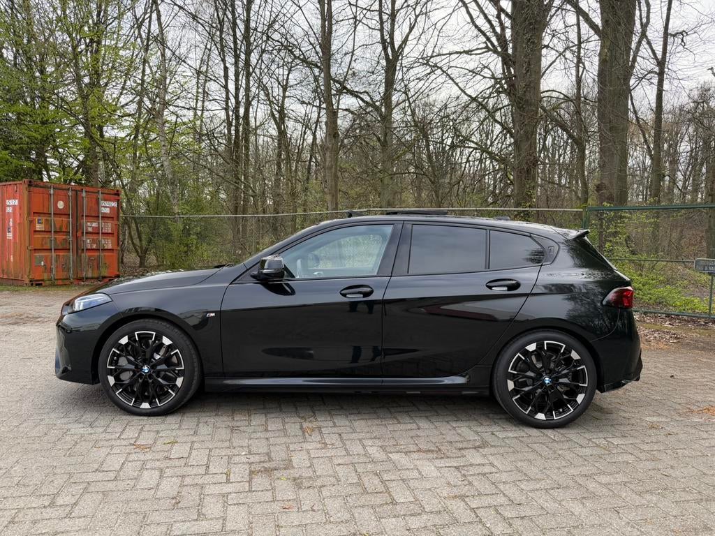 M135 FULL OP/PANO/GARANTIE DE 4 ANS, Autos, Achat, Euro 6, Volant chauffant, Noir
