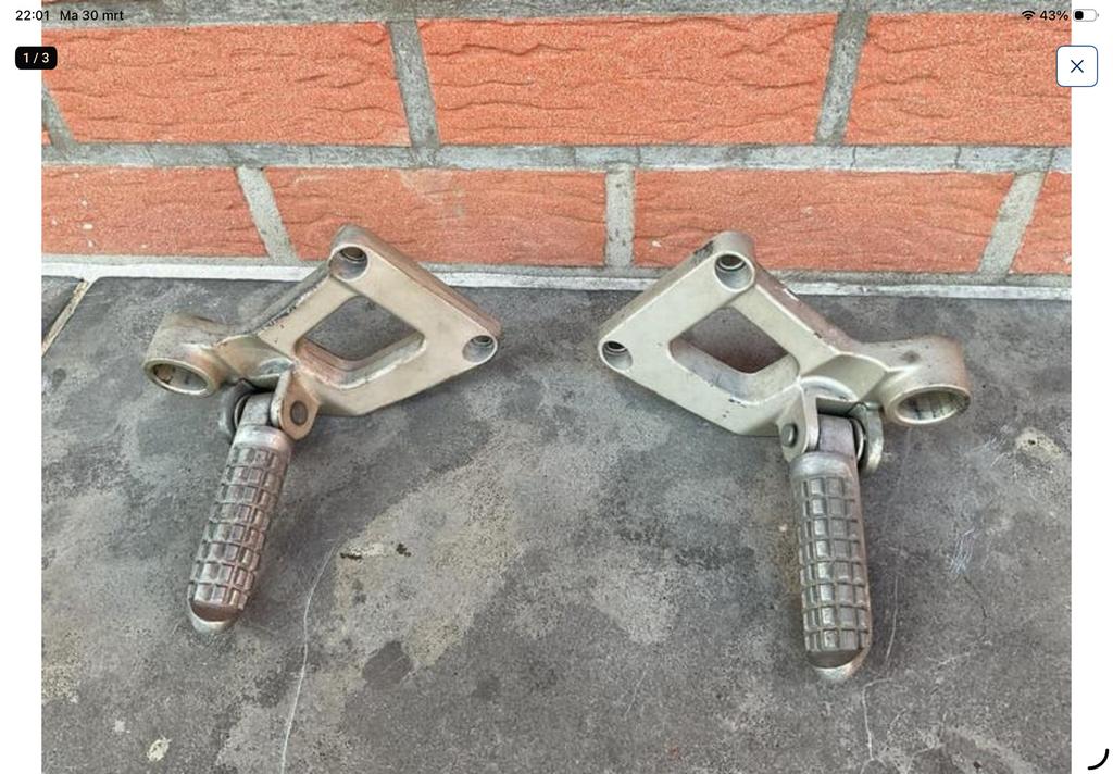 2 voetsteunen passagier Kawasaki zzr 600 bj 93/96, Ophalen of Verzenden, Gebruikt