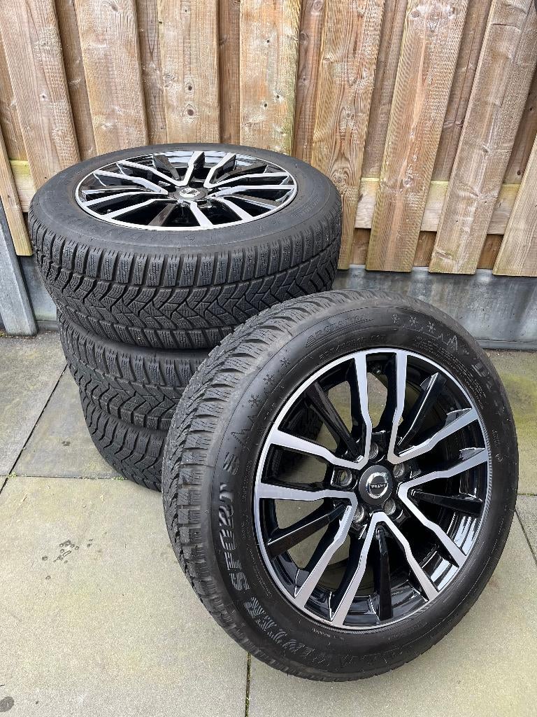 Set winterbanden met Markeb Volvo V40 16" velgen, Auto-onderdelen, Banden en Velgen, Ophalen, Gebruikt, 16 inch, Band(en)