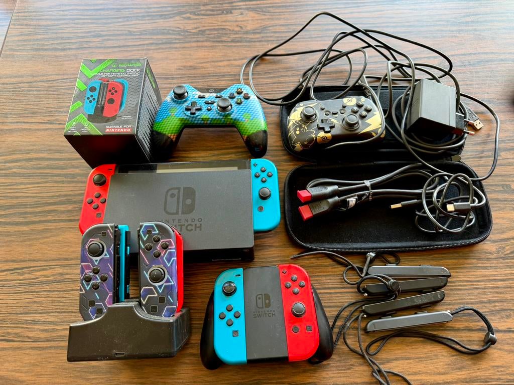 Nintendo switch + accessoires + 2 games, Ophalen, Zo goed als nieuw
