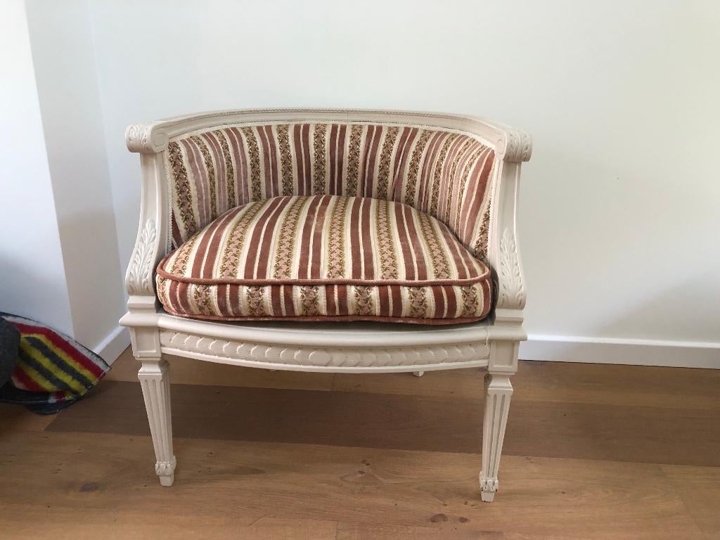 Authentique fauteuil Louis XVI, Enlèvement, Bois