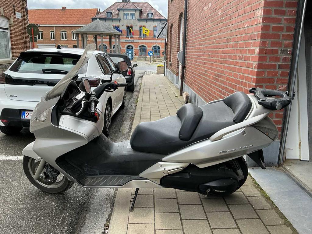 Honda FJS600 Motorfiets, Motoren, Bedrijf, Overig