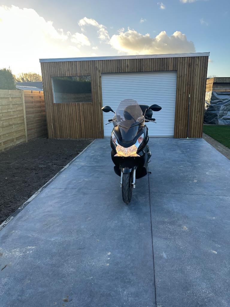 HONDA PCX 125 CC - JAAR 2011 - 24000 KM, Motoren, Particulier, 125 cc, 11 kW of minder, 1 cilinder