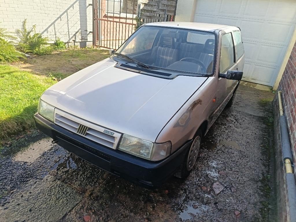 Fiat uno 1994 pour pieces où réparer, Auto's, Voorwielaandrijving, Uno, 4 cilinders, Bedrijf