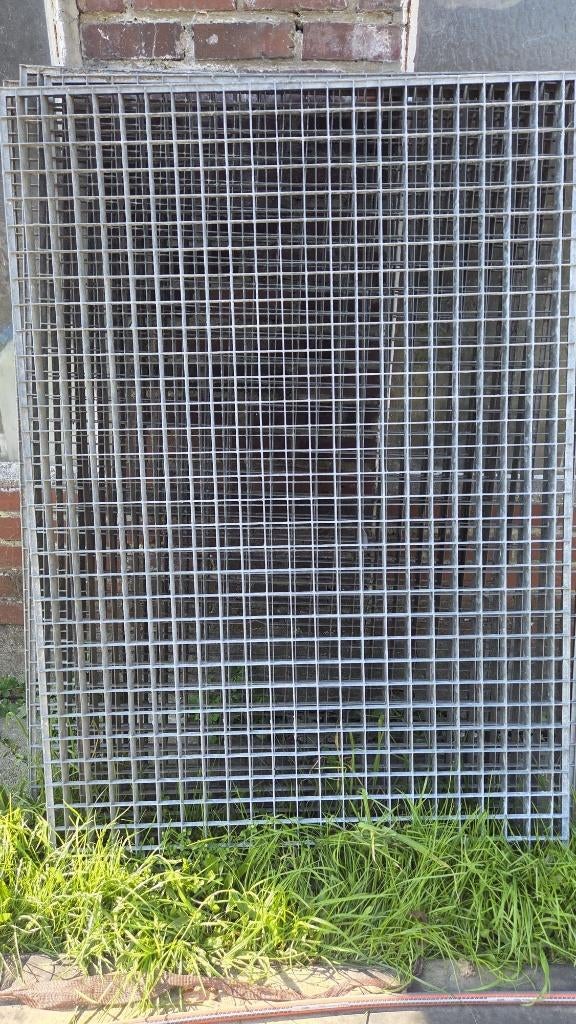 Stevige metalen rooster, Ophalen, Gebruikt, Aluminium