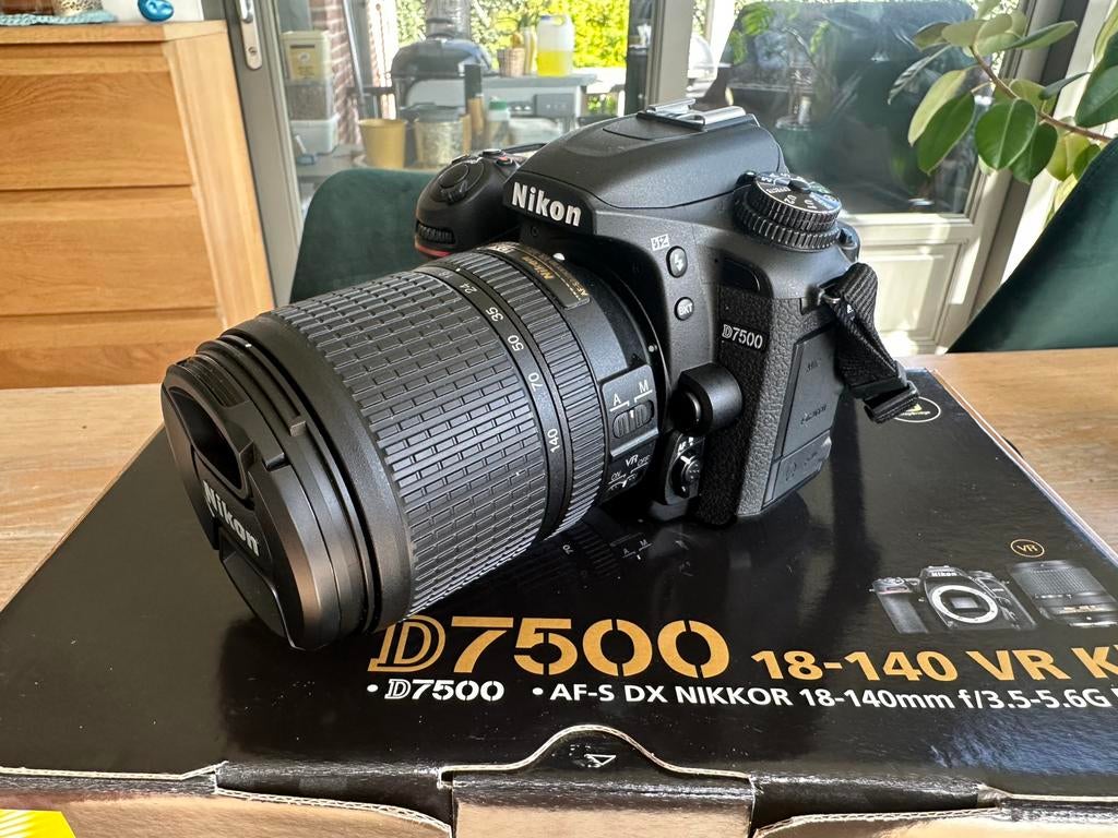 Nikon D7500 spiegelreflexcamera met 18-140mm lens, Audio, Tv en Foto, Fotocamera's Digitaal, Zo goed als nieuw, Nikon, Ophalen of Verzenden