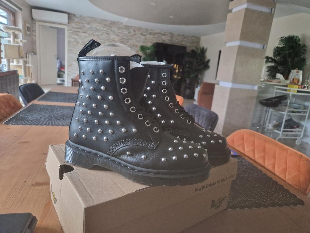 Bottines bottes sabots Dr Martens dort nouveau new, Autre, Zwart, Lage of Enkellaarzen, Nieuw