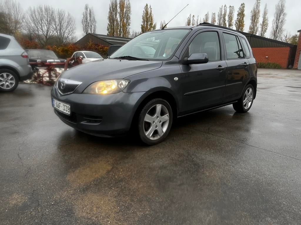 MAZDA 2 VAN 2005 BENZINE AUTOMAT AIRCO 118Dkm, Auto's, Mazda, Stof, Parkeersensor, Bedrijf, Berline