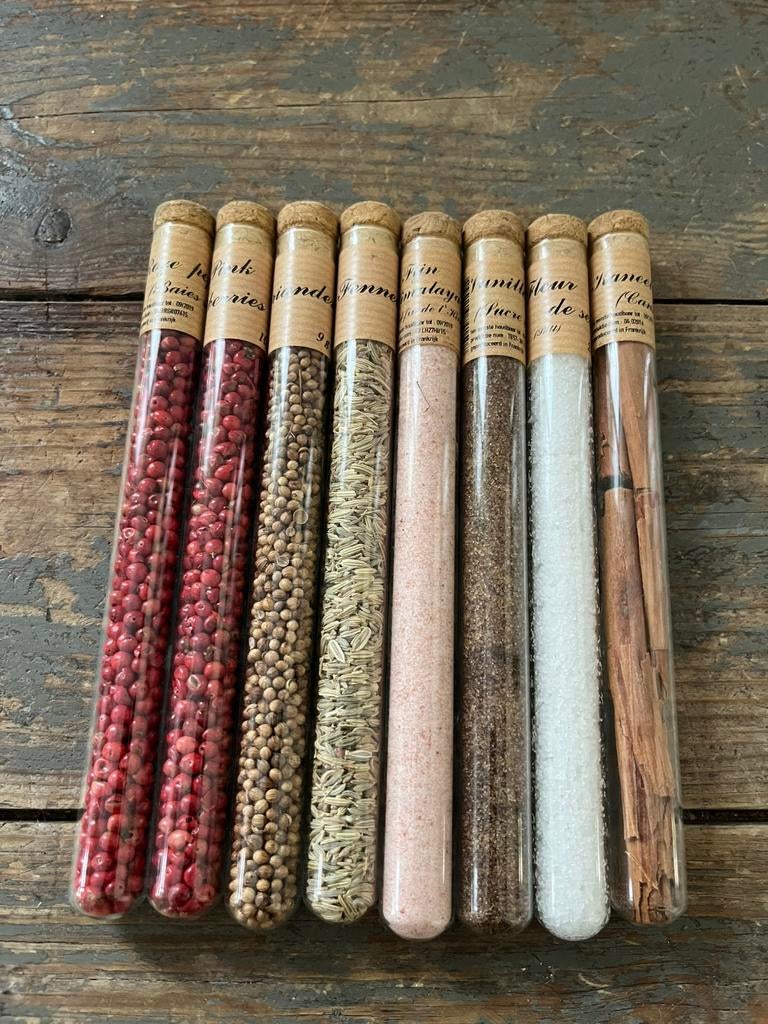 SPECERIJEN KRUIDEN IN GLAZEN BUIS KOKEN DECO, Ophalen of Verzenden, Nieuw