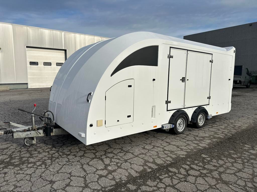 Remorque Brian James, Enlèvement, Utilisé