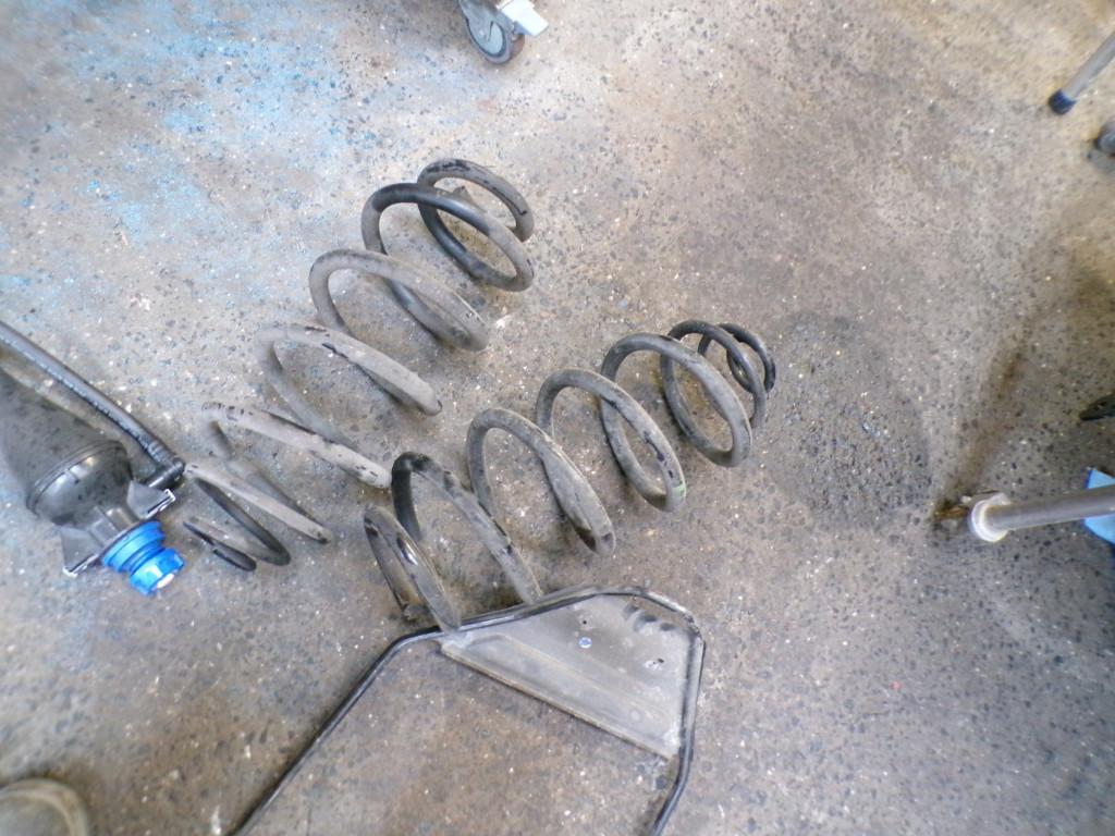 Ressort de suspension arrière Fiat Scudo3 2.0JTD 106kw 2022, Enlèvement ou Envoi, Utilisé, Fiat