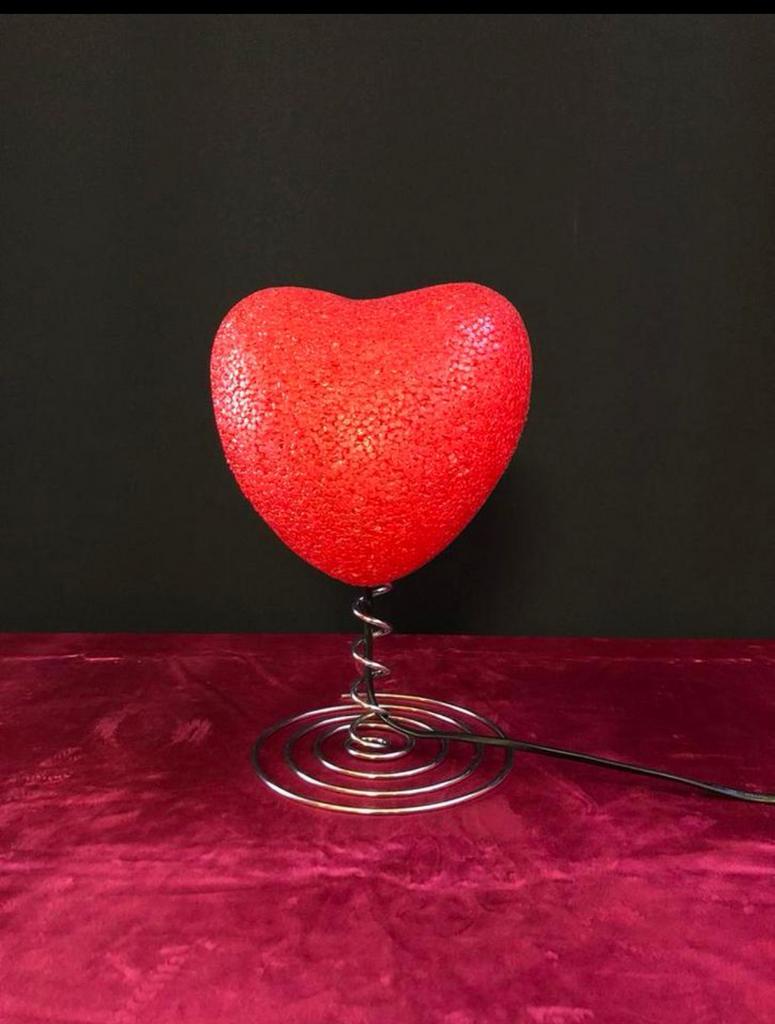 Mooie vintage lamp , rode hart vorm, Maison & Meubles, Lampes | Lampes de table, Comme neuf, Enlèvement