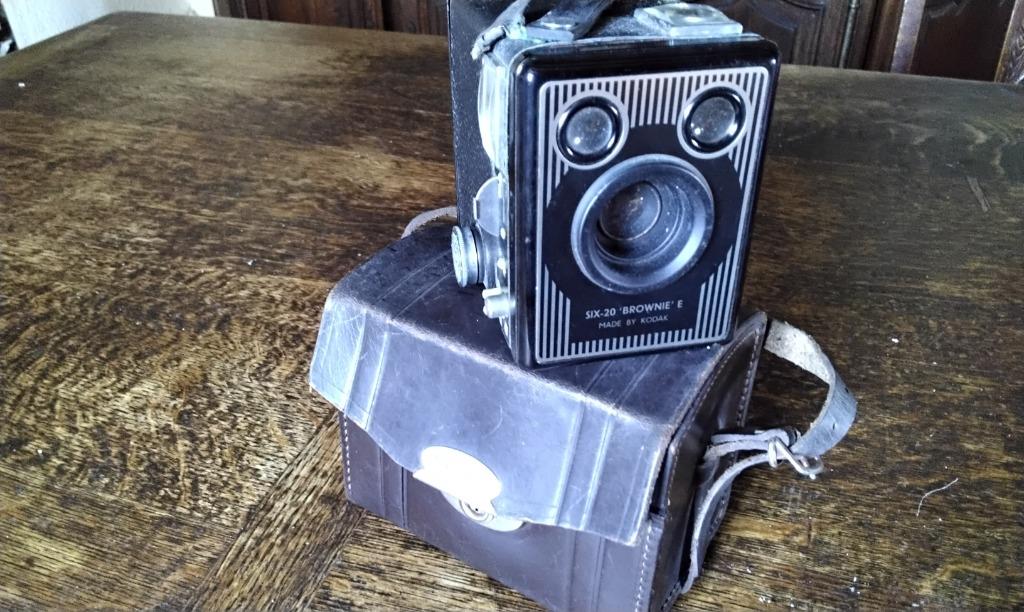 OUDE BROWNIECAMERA VAN KODAK, Verzamelen, Ophalen of Verzenden, Fototoestel