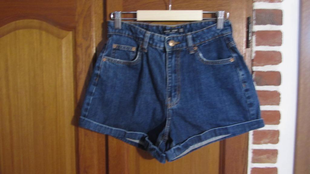 Short Femme, Neuf, Enlèvement ou Envoi, Bershka, W30 - W32 (confection 38/40)