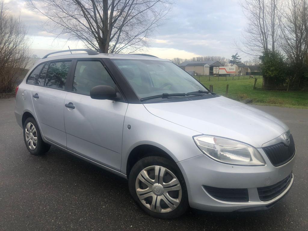 Skoda Fabia break 1.2 TDI in technisch en motorisch perfect, Autos, Achat, Entreprise, Entretenue par le concessionnaire, Noir