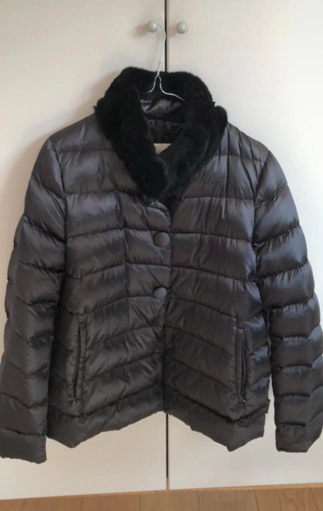 Veste Moncler noire- top état - m/l, Vêtements | Femmes, Enlèvement, Comme neuf