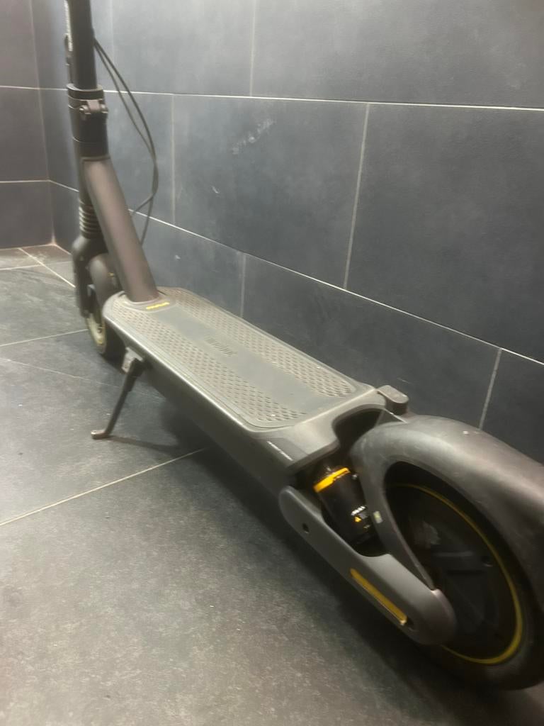 Ninebot g2 max, Vélos & Vélomoteurs, Trottinettes, Comme neuf, Enlèvement
