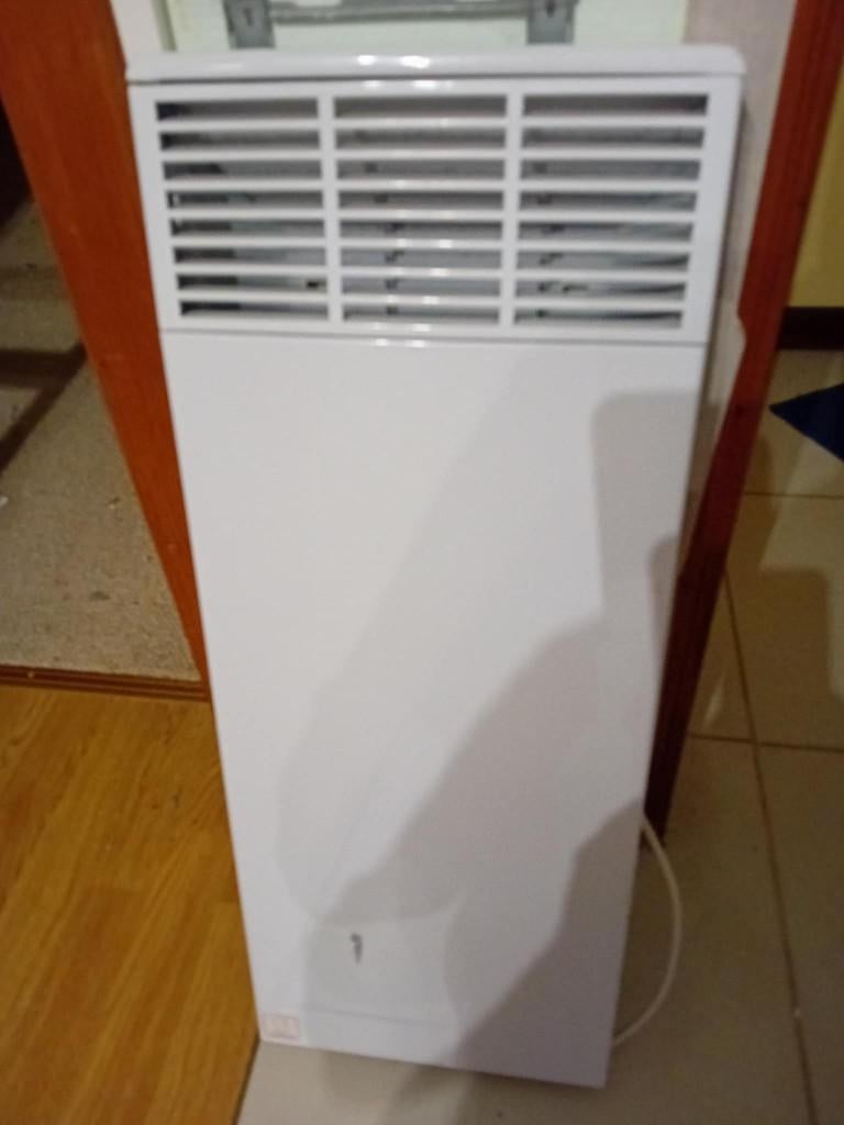 radiateur éléctrique mural, Bricolage & Construction, Chauffage & Radiateurs, Enlèvement, Utilisé, Radiateur