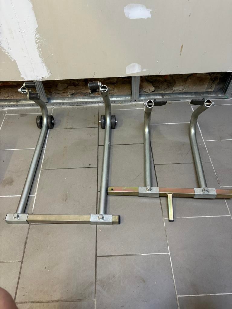 Supports Universal Paddock, Enlèvement