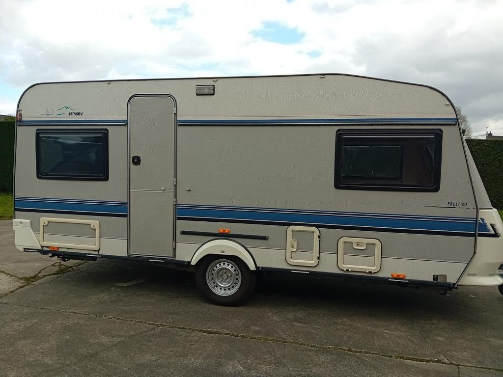 Hobby 495 prestige, Caravanes & Camping, Jusqu'à 4, Hobby, Banquette en rond, 1000 - 1250 kg