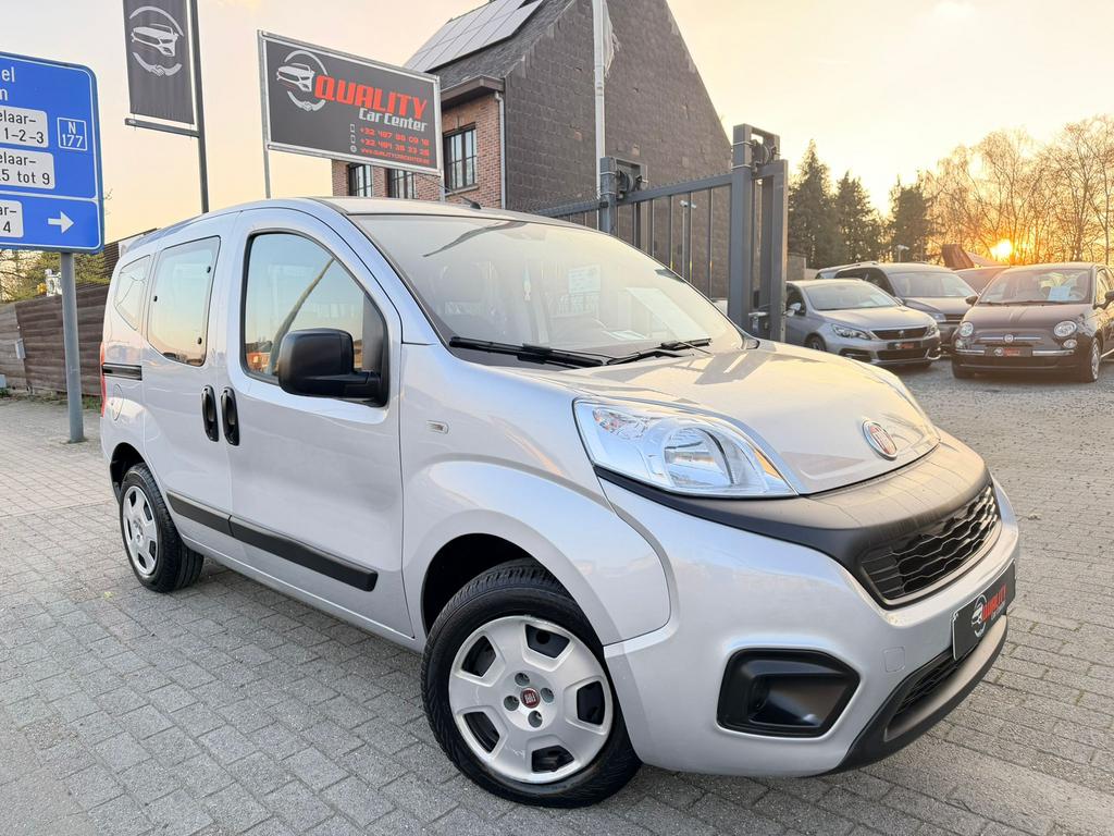 Fiat Qubo Easy 2017 *021000km* 1.4benzine Euro6b Airco 5zit, Autos, Fiat, 57 kW, Achat, Euro 6, Boîte manuelle