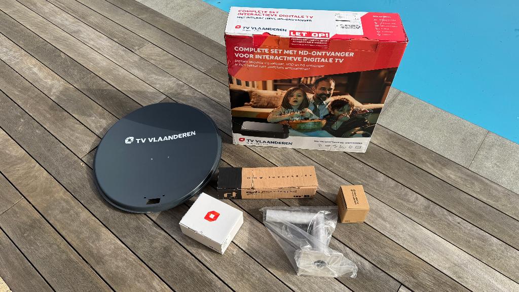 TV Vlaanderen sattelietschotel NIEUW, Ophalen, Nieuw, (Schotel)antenne