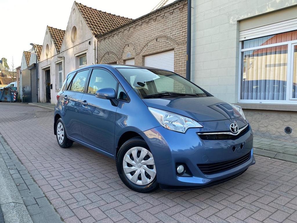 Toyota Verso-S 1.3VVT-i Benzine/2014/52000.km/1 Ste eigenaar, Auto's, Toyota, Euro 5, 4 cilinders, Blauw, 1329 cc