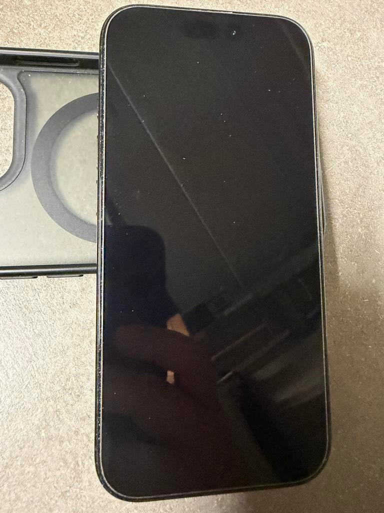 Iphone 16 pro en tres bon etat, Enlèvement, Comme neuf, IPhone 16